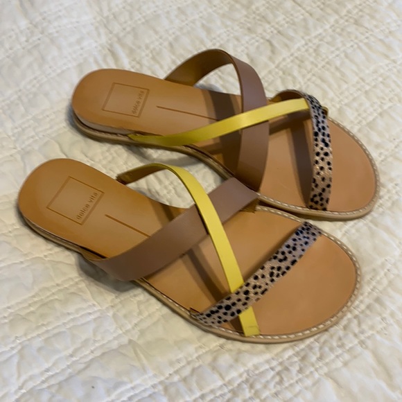 Dolce Vita Nebi Sandals in Leopard Multi - Picture 2 of 8